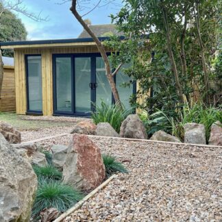 Elite Garden Room in Garden