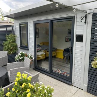 Snug Garden Room