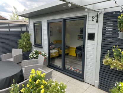 Snug Garden Room