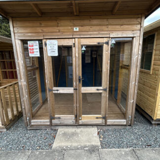 8x8 pent studio
