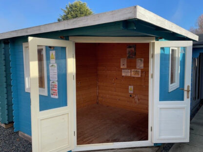 3M x 3M Untreated Interlocking Hastings Log Cabin (28mm Walls) (Ex Display) - Image 3