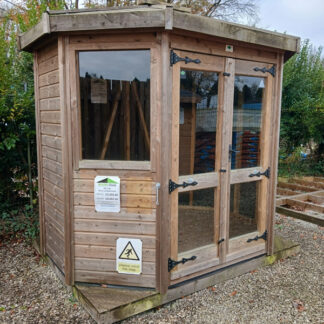 8 x 6 Belvoir 3