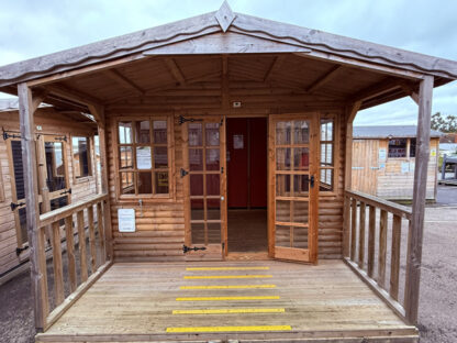 10 x 8 Loglap Cabin With Veranda (Ex Display) - Image 5