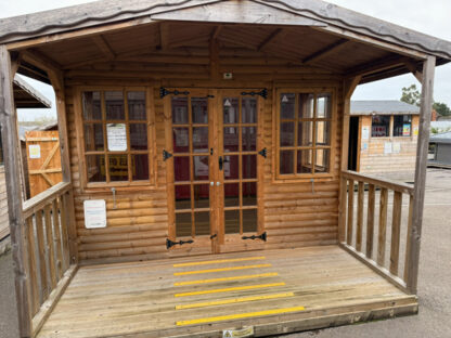 10 x 8 Loglap Cabin With Veranda (Ex Display)