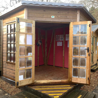 FRE corner pent s-house 8x8 door open