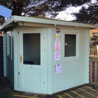 London 2.6Mx2.6M 28MM Logs Cabin External 1
