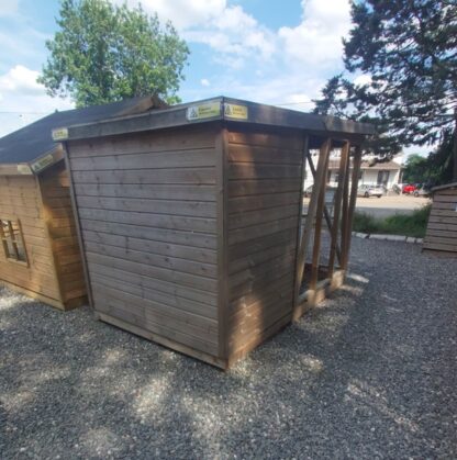 6 x 4 Animal house with 6 x 6 run and extended roof (Ex Display) - Image 3
