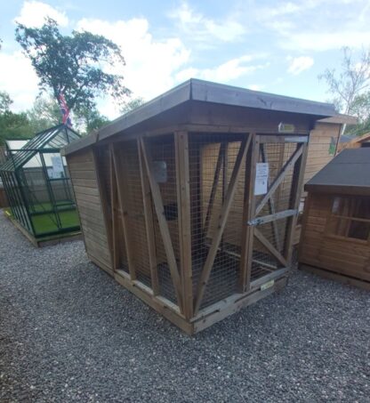 6 x 4 Animal house with 6 x 6 run and extended roof (Ex Display)