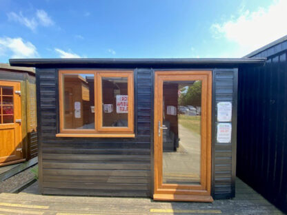 8x10 Traditional Garden Room (Ex Display)