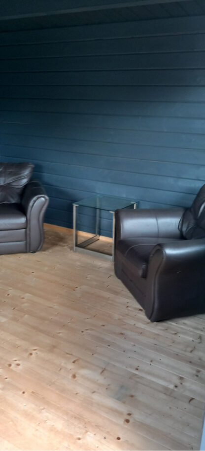 4.5M x 3.5M Untreated Interlocking Surrey Log Cabin (70mm Walls) (Ex Display) - Image 6
